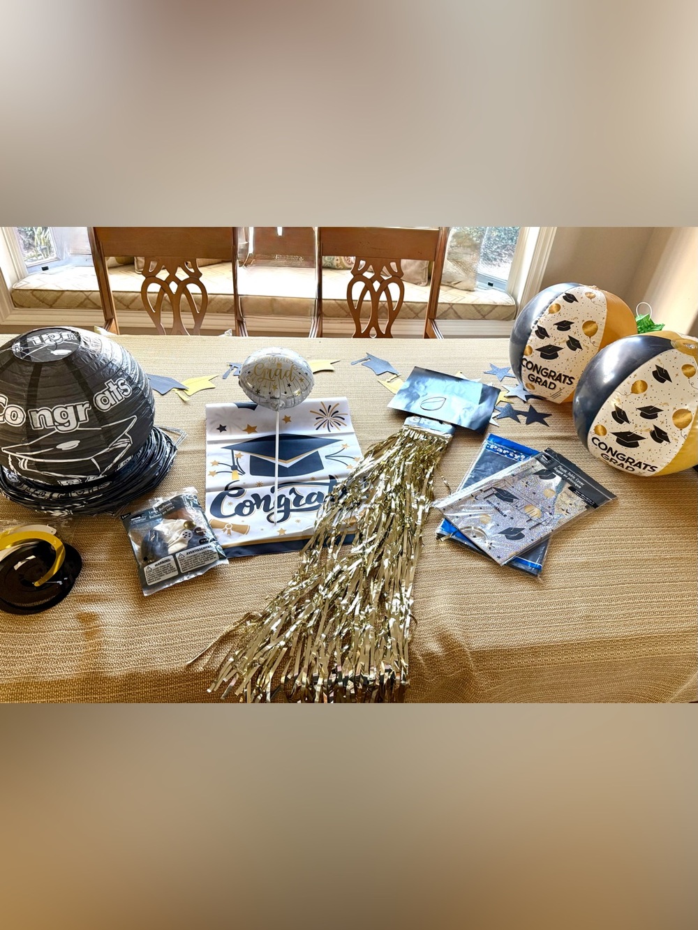 Graduation Party Decorations Bundle - Black & Gold